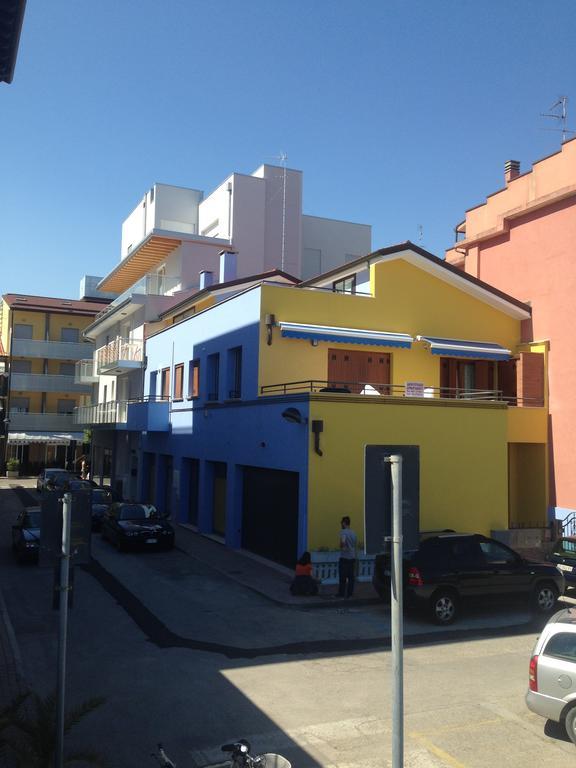 Residence La Perla Каорле Екстериор снимка