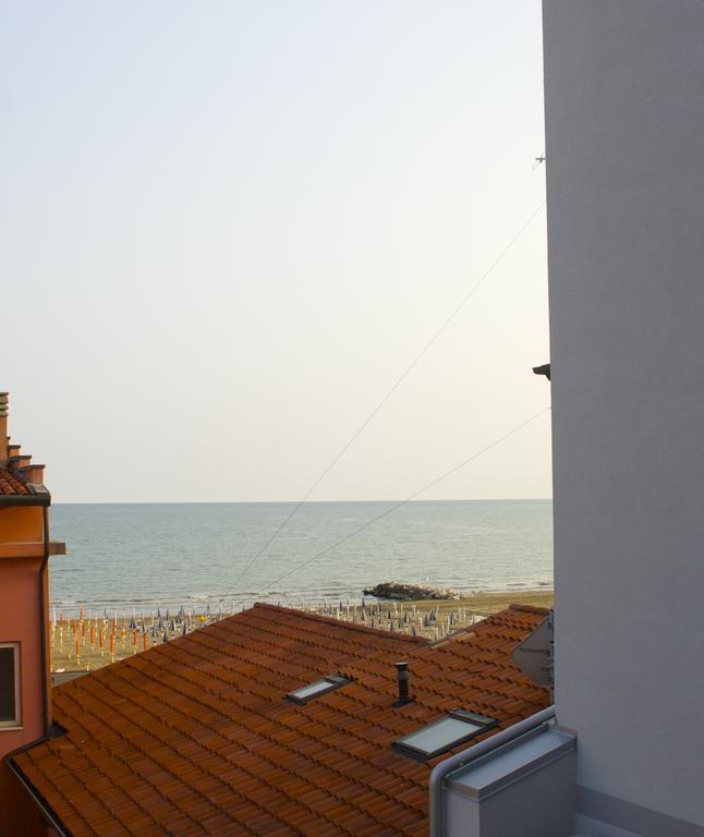 Residence La Perla Каорле Стая снимка