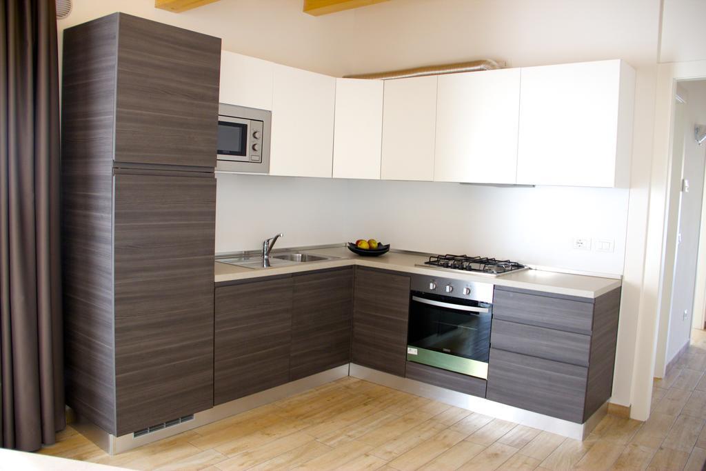 Residence La Perla Каорле Екстериор снимка