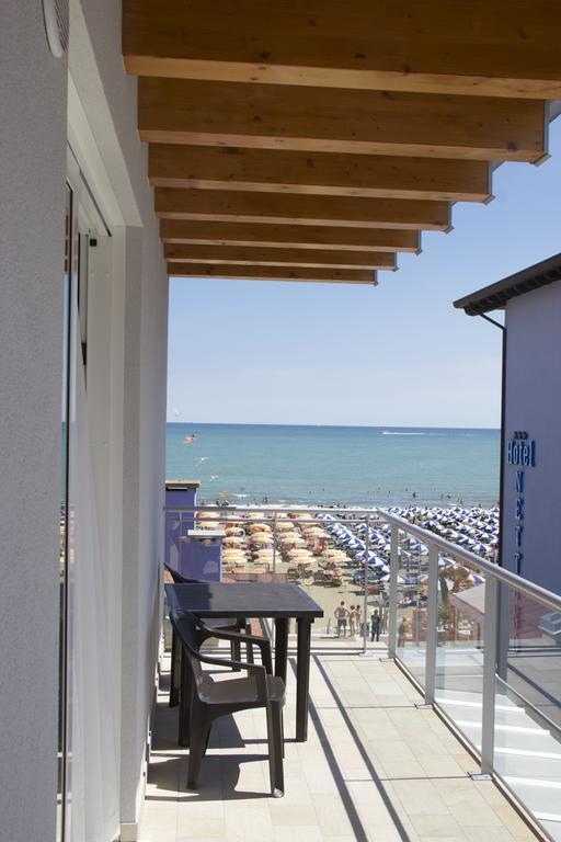 Residence La Perla Каорле Екстериор снимка